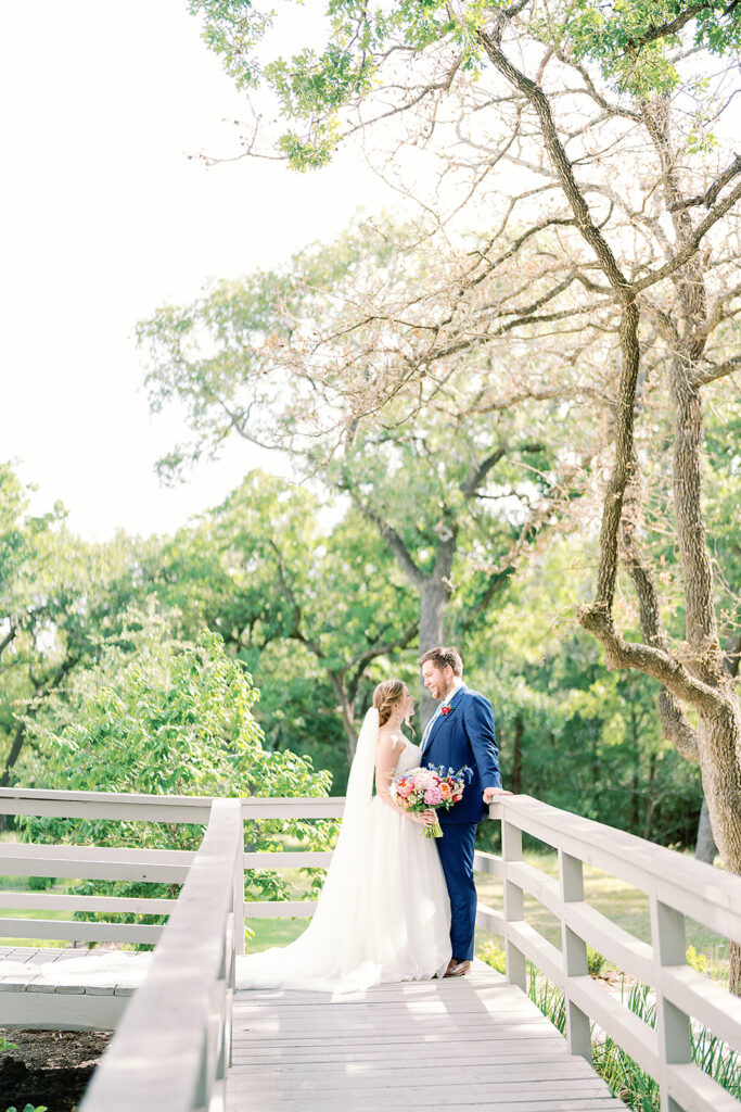 bright and airy wedding photographer