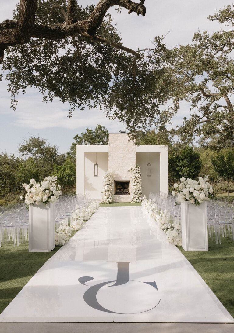 Modern White Wedding In Austin Texas - biancanichole.com