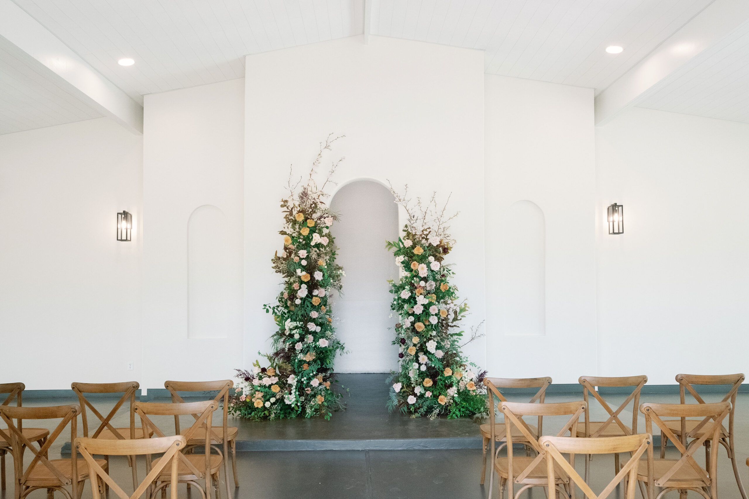 Ceremony flowers at Rosebridge estate